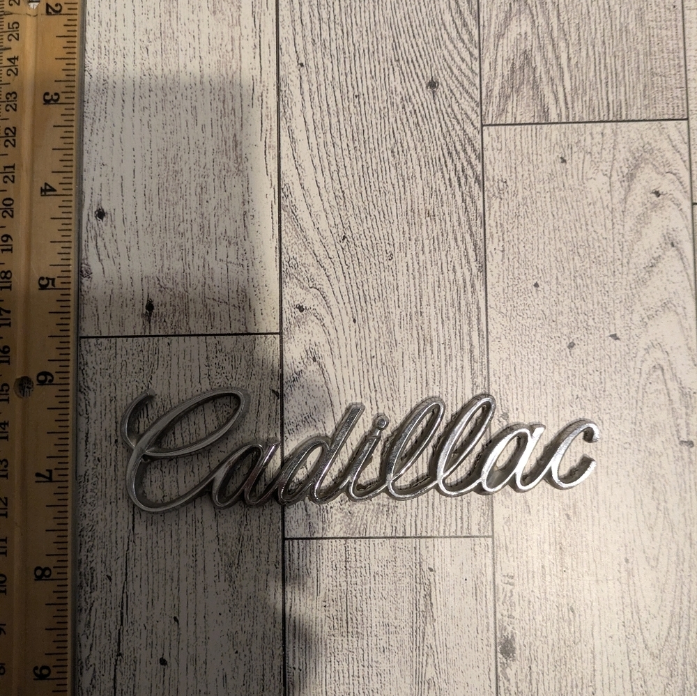 Cadillac Silver Emblem - Picture 2 of 5